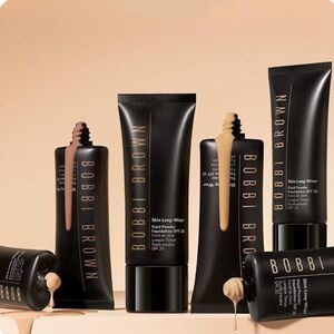 Bobbi Brown Skin Long-Wear Fluid to Powder Foundation SPF 20